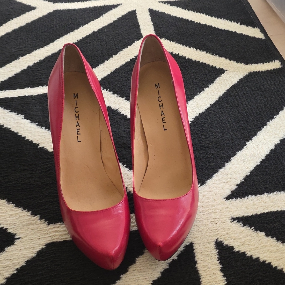 Michaels Fuchsia Heels for Women Sz 9 Very Good Condition